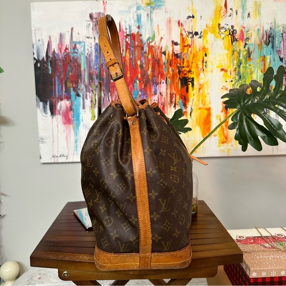 Louis Vuitton Noe Monogram MM - Picture 5 of 11